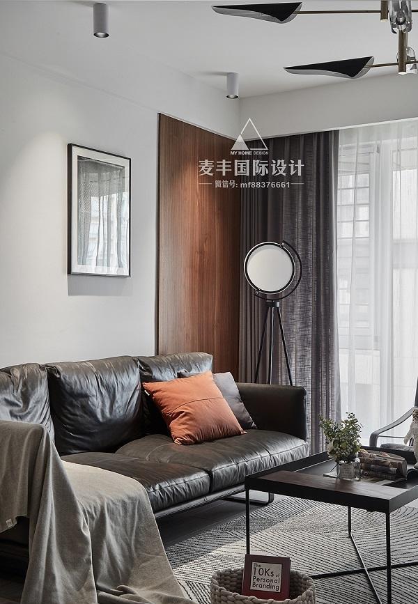 家里是簡約風(fēng)格，用什么顏色的家具好？