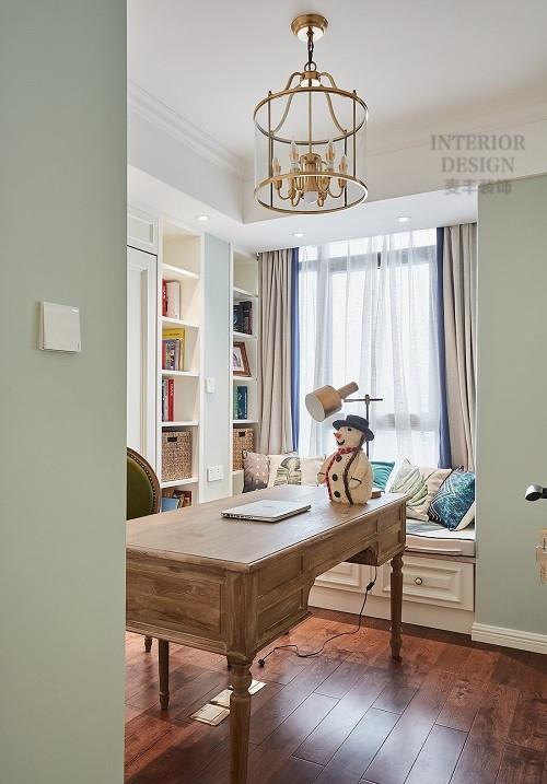 小孩子的書桌怎么設計比較好?需要注意什么問題?