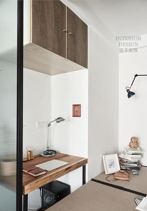 小孩子的書桌怎么設計比較好?需要注意什么問題?