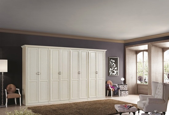 臥室衣柜如何放置最節(jié)省空間